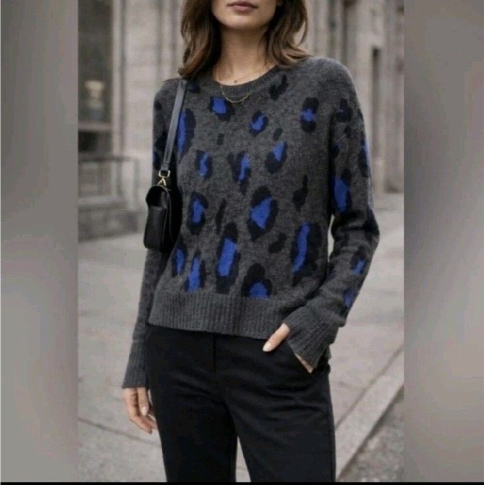 Athleta Luxe Wool Cashmere Crewneck Sweater Size S Thumbholes High Low Classic